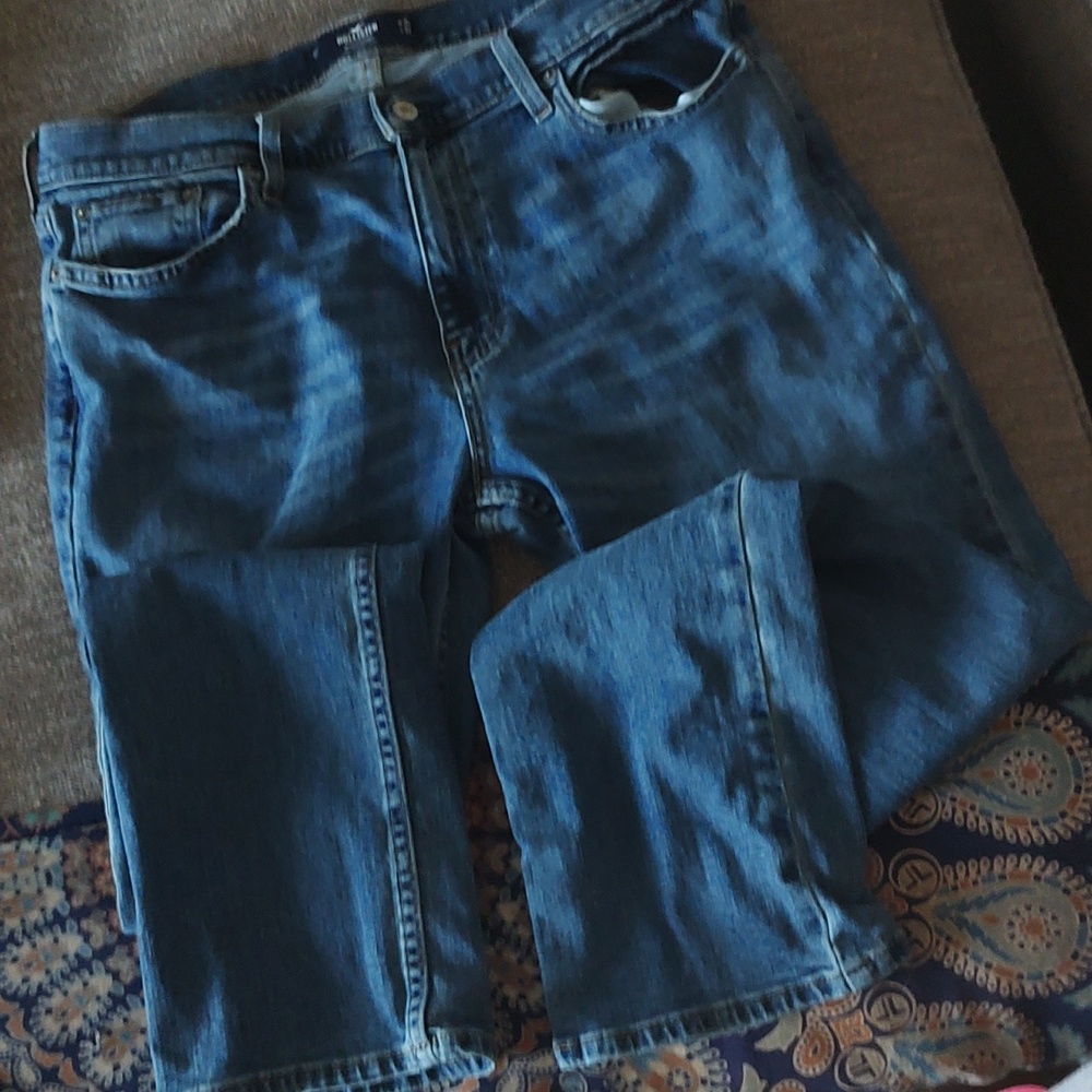 Hollister Jeans 24x32 - Picture 2 of 7